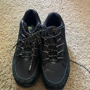 New balance shoes.  Size 13 4e